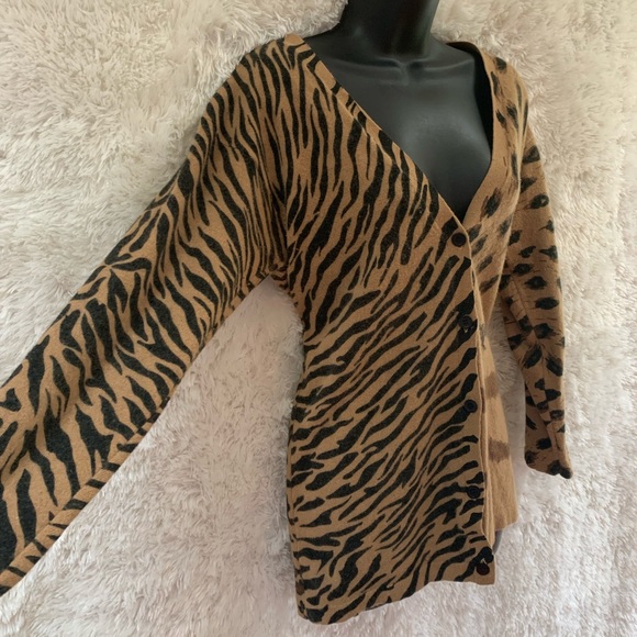 Vintage Nouveau Monde Angora Hair/LambsWool Blend Button Down Sweater! - Picture 3 of 5